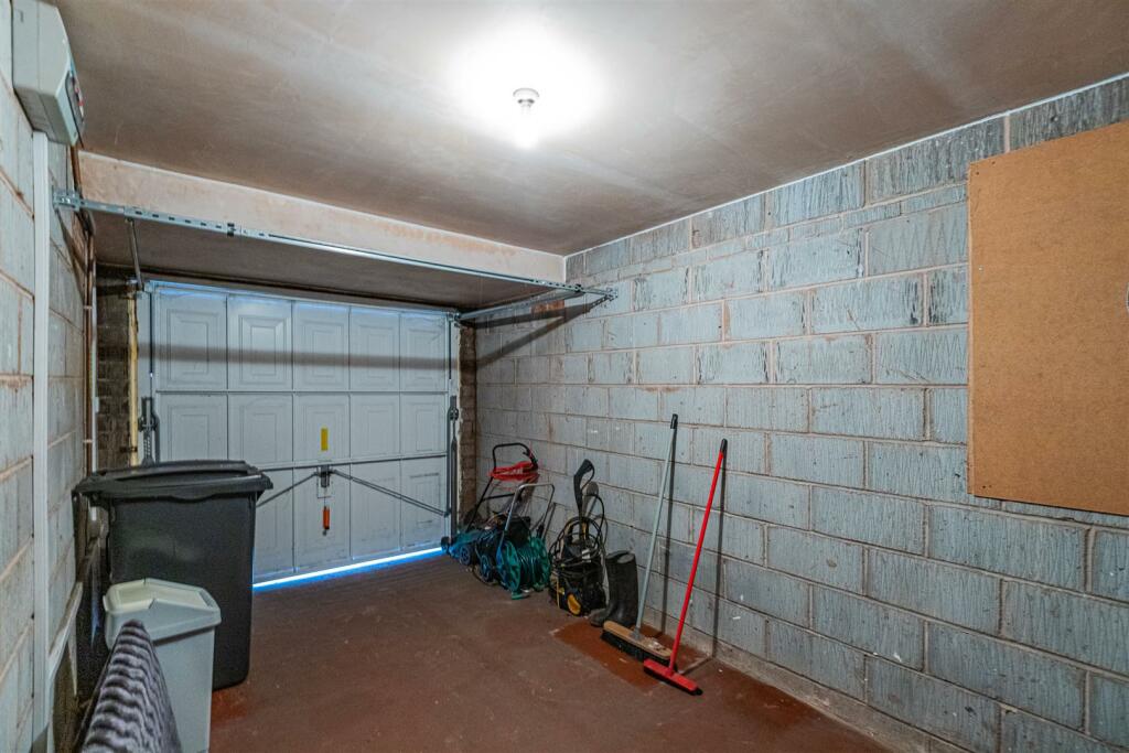 Additional property image - Beaufort Square, Cardiff