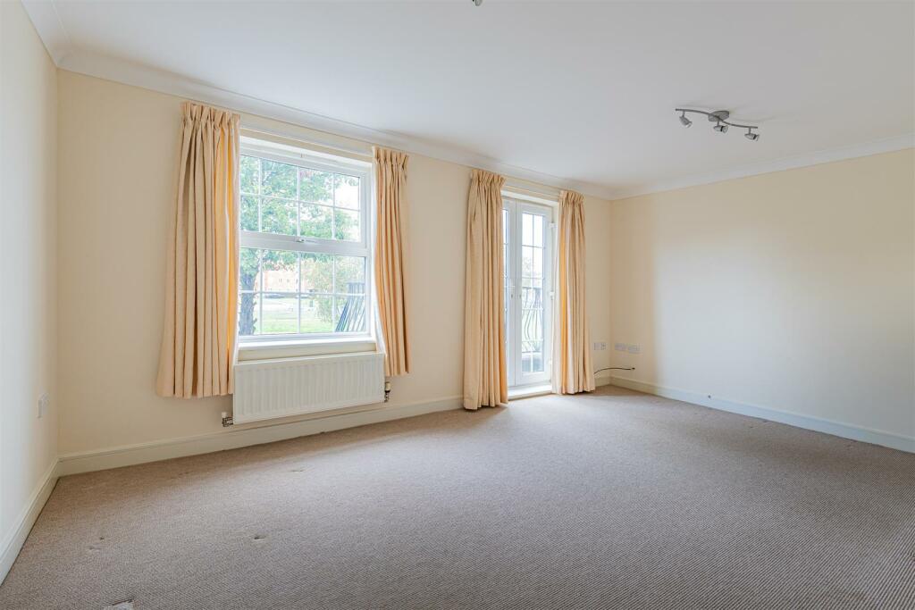Additional property image - Beaufort Square, Cardiff