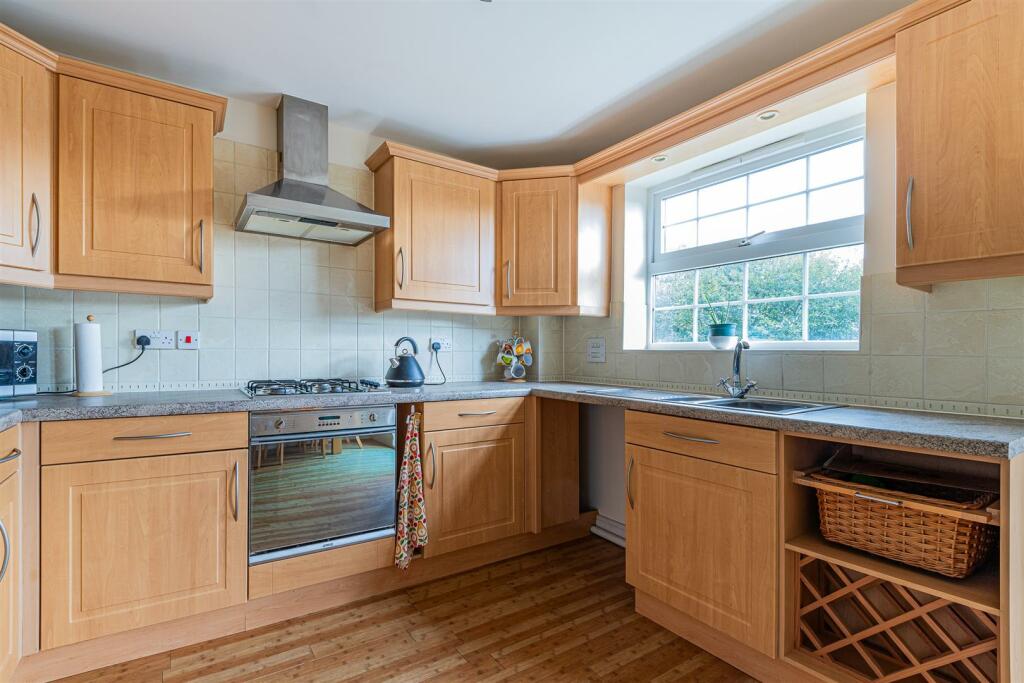 Additional property image - Beaufort Square, Cardiff