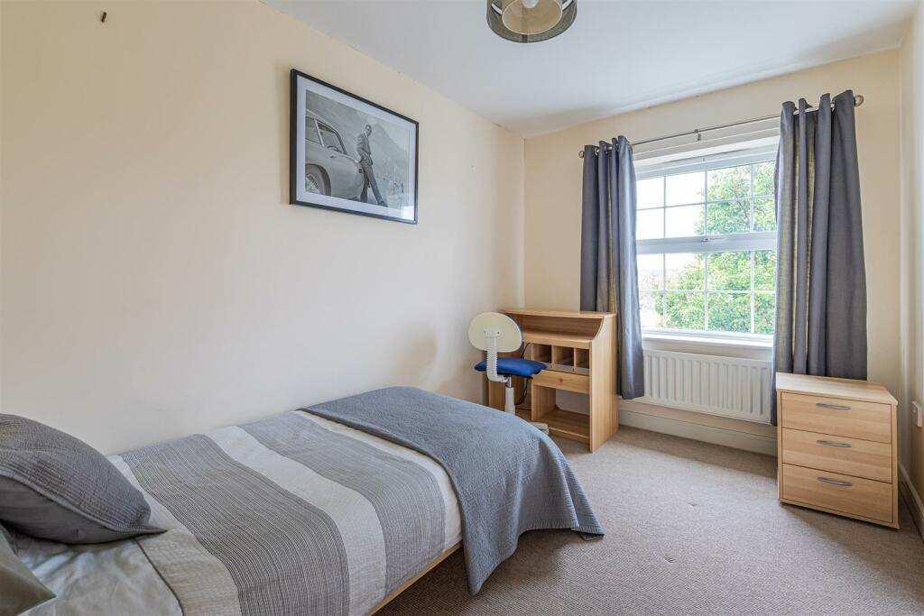 Additional property image - Beaufort Square, Cardiff