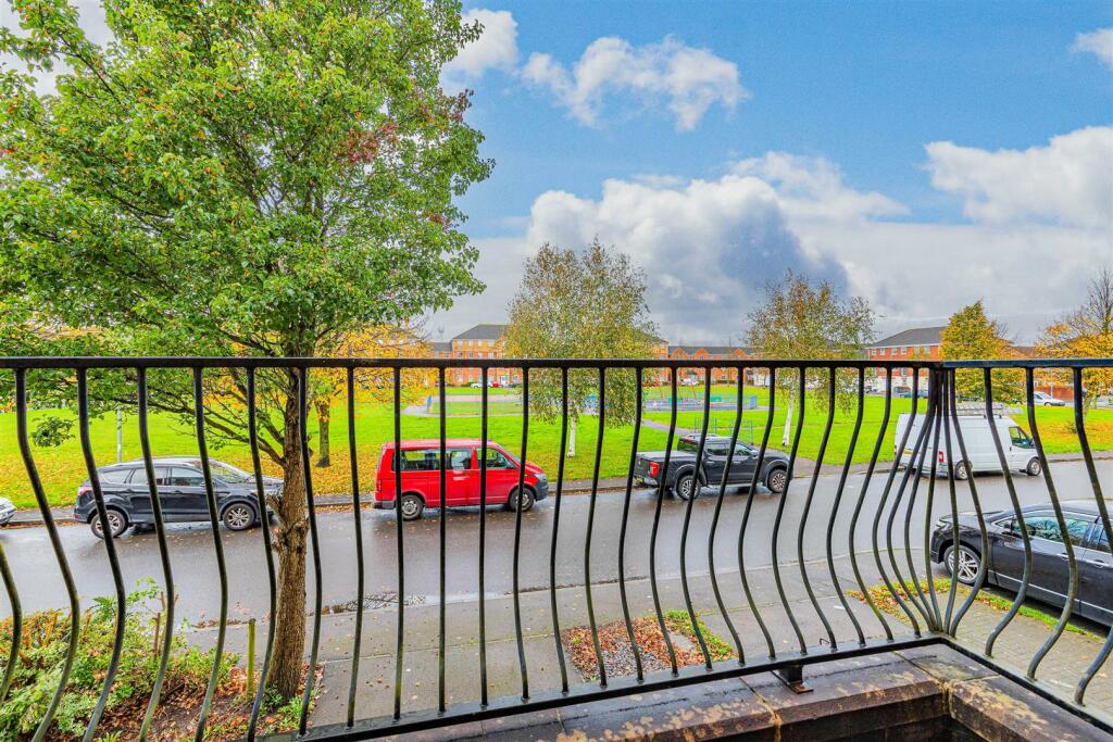 Additional property image - Beaufort Square, Cardiff