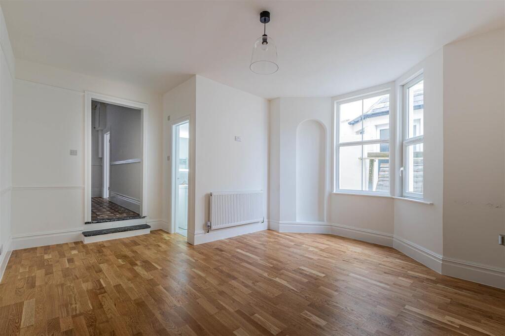 Additional property image - Albany Road, Roath, Cardiff