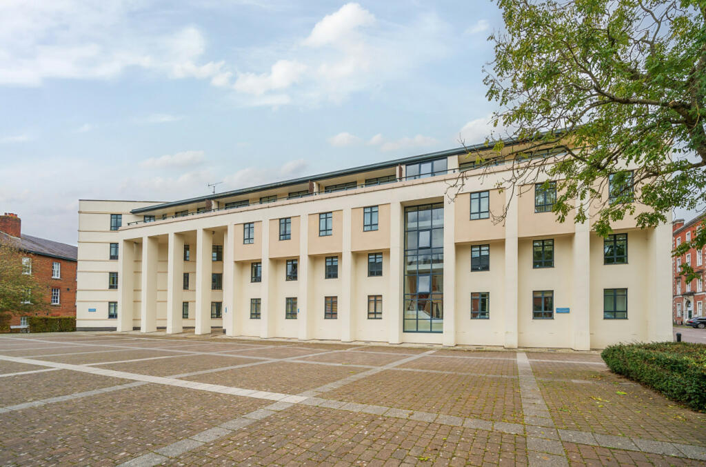 2 bedroom apartment for sale in Queens Court, Peninsula Square