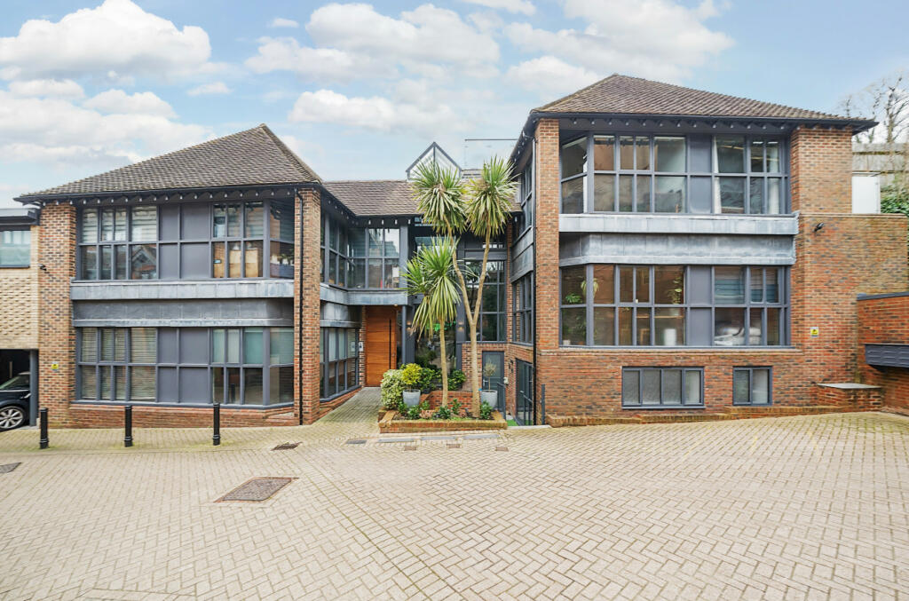 1 bedroom apartment for sale in Old Station Approach, Winchester, Hampshire, SO23