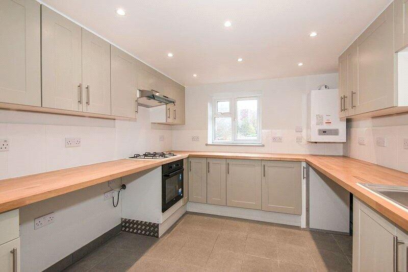 3 bedroom apartment for rent in Winnall Manor Road, Winchester, Hampshire, SO23