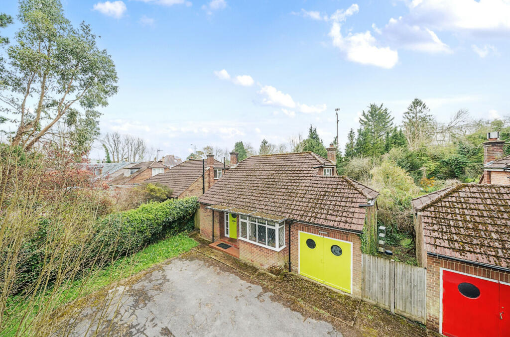 3 bedroom bungalow for sale in Long Close, St Cross, Winchester, Hampshire, SO23