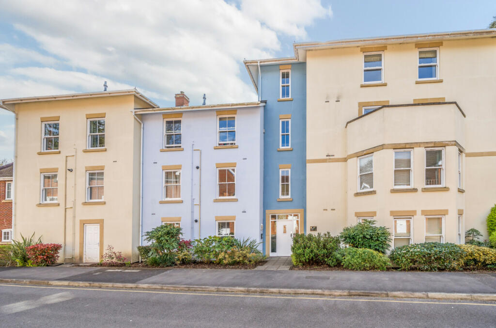 2 bedroom apartment for sale in Ashbourne Court, Winton Close, Winchester, Hampshire, SO22