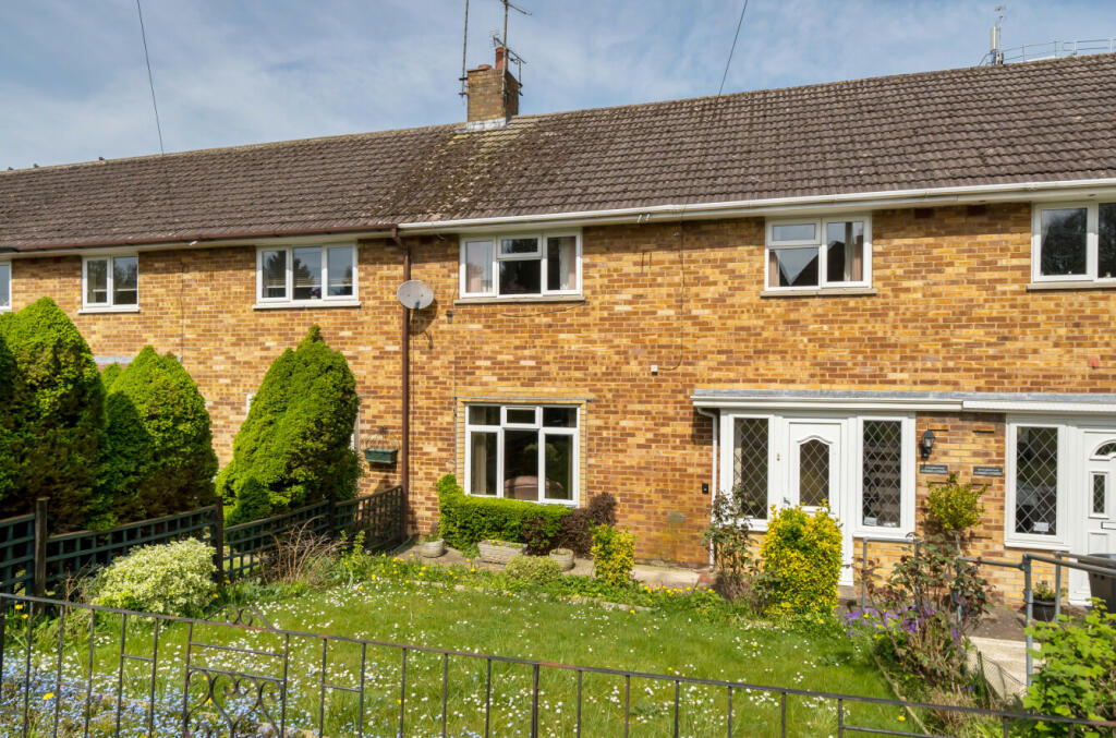 3 bedroom terraced house for sale in Longfield Road, Winnall, Winchester, Hampshire, SO23