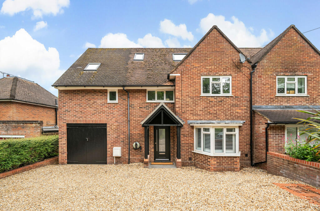 5 bedroom semidetached house for sale in Alresford Road, Winchester