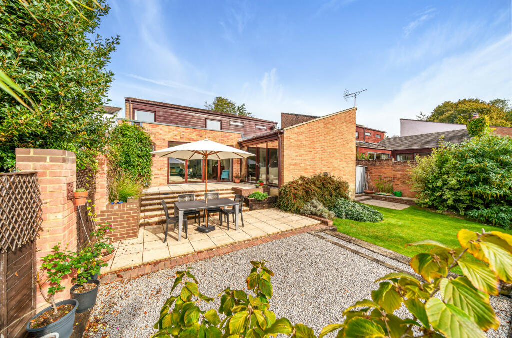 4 bedroom detached house for sale in Olivers Battery Gardens