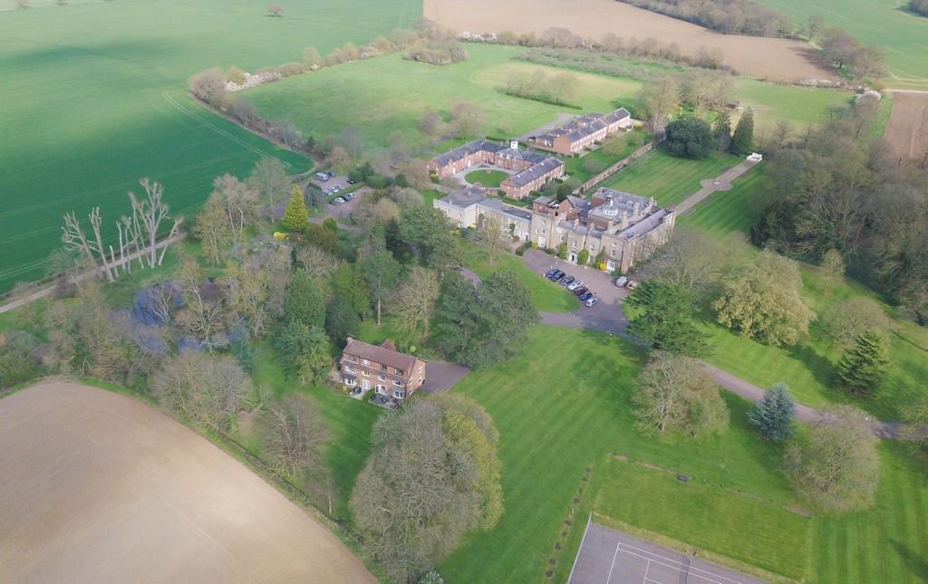 5 bedroom semidetached house for sale in Great Hyde Hall , Hatfield