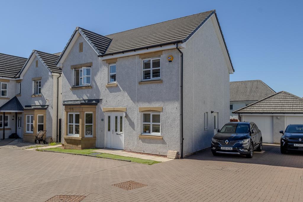 4 bedroom detached villa
