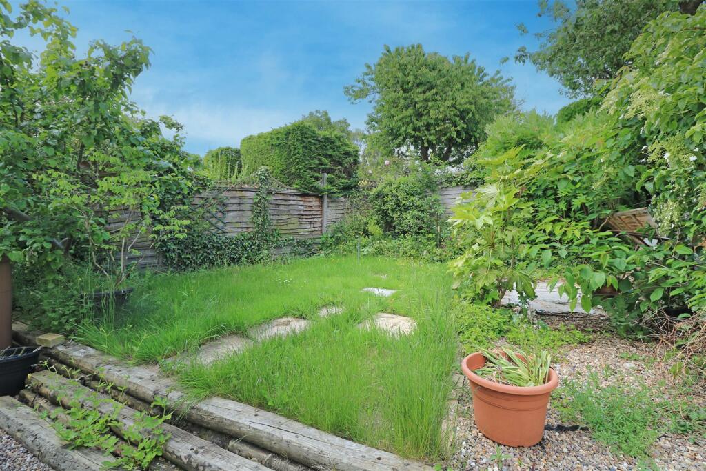 3 bedroom semidetached house for sale in Chatham Green, Little Waltham