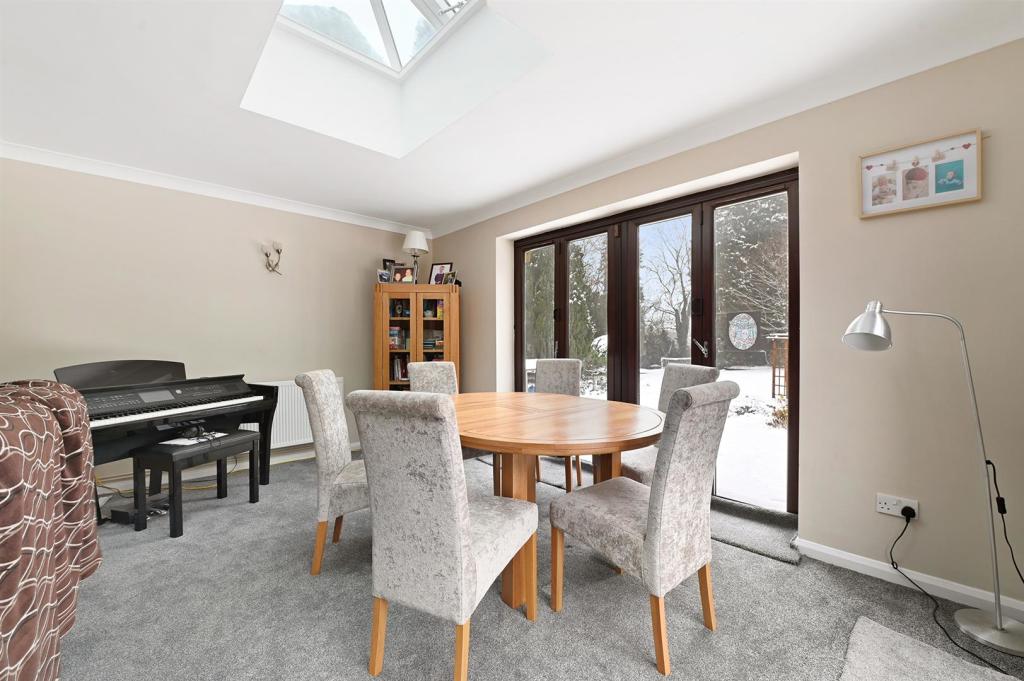 5 bedroom detached house for sale in Blunts Hall Drive, Witham, CM8