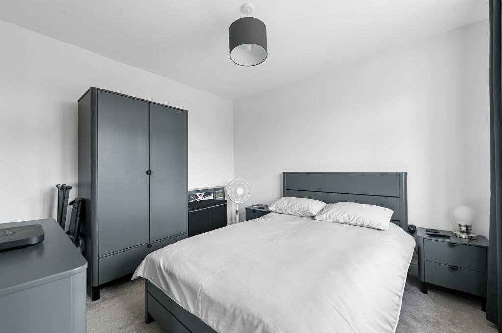 4 bedroom detached house for sale in Station Road, Hatfield Peverel