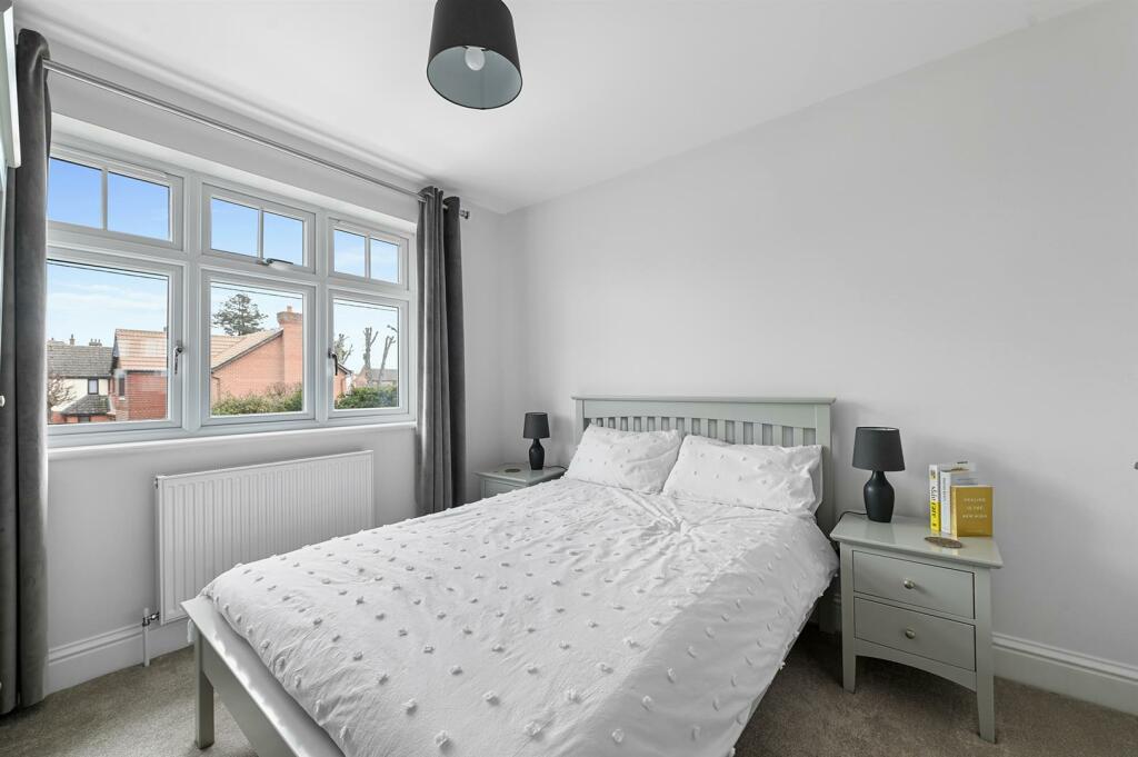 4 bedroom detached house for sale in Station Road, Hatfield Peverel