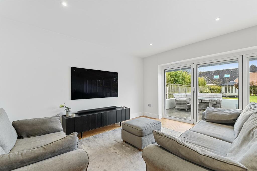 4 bedroom detached house for sale in Station Road, Hatfield Peverel