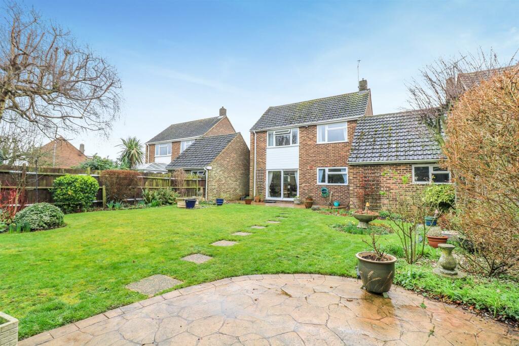 3 bedroom detached house for sale in St. Andrews Road, Boreham, Chelmsford, CM3