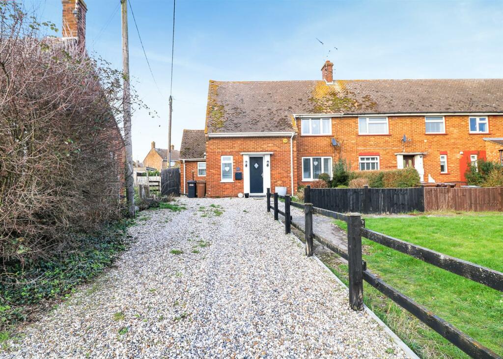 4 bedroom semidetached house for sale in The Chase, Boreham