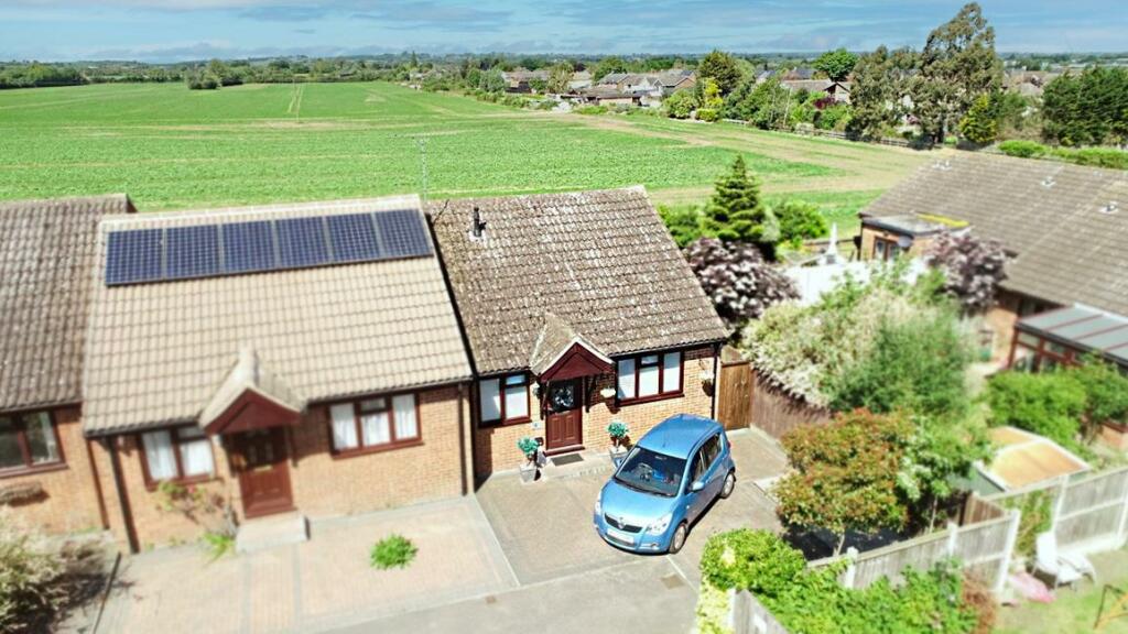 2 bedroom bungalow for sale in St. Michaels Close, Latchingdon, CM3