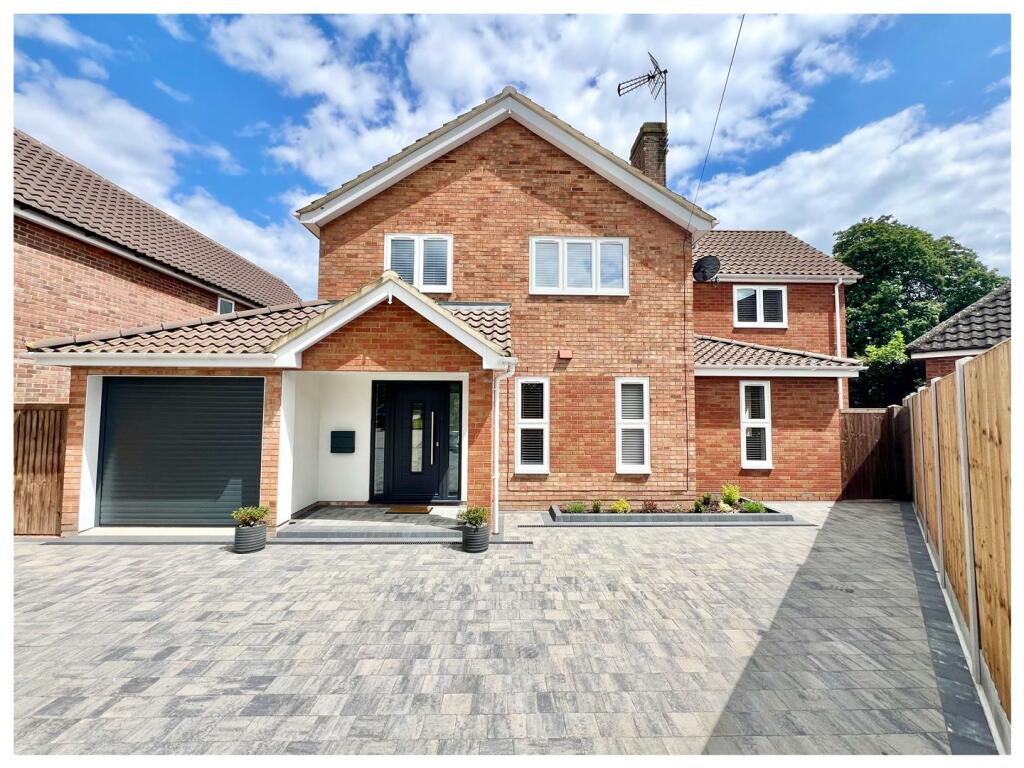 4 bedroom detached house for sale in Purcell Cole, Writtle, Chelmsford, CM1