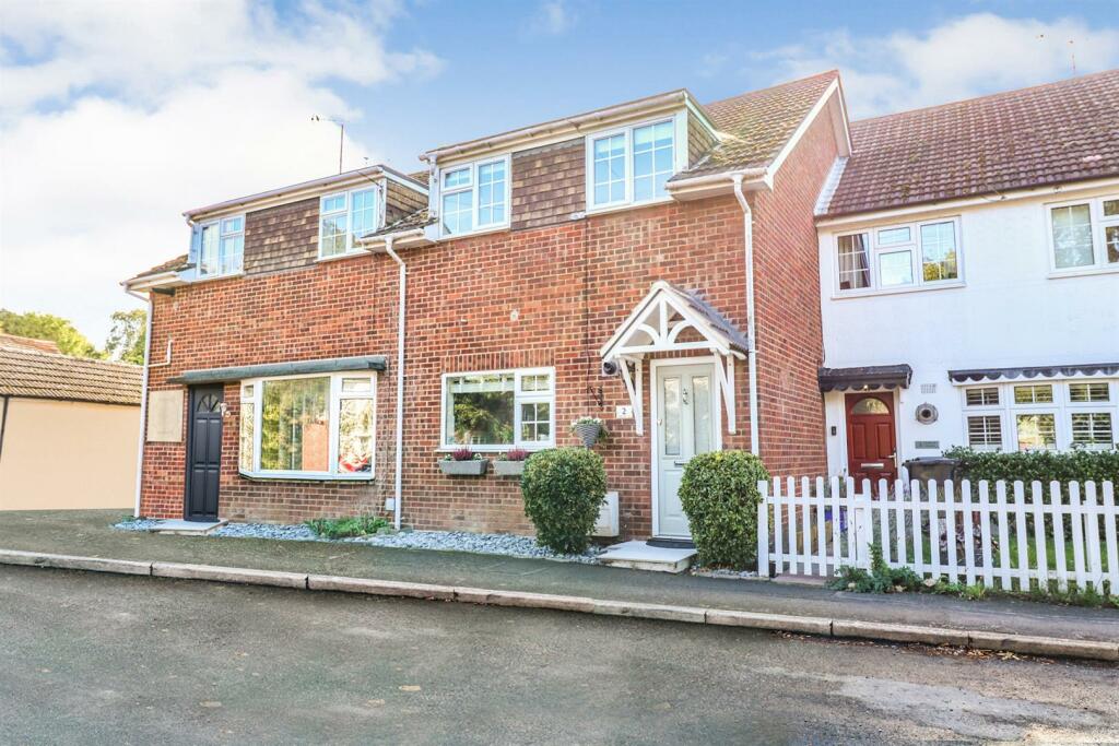 3 bedroom house for sale in Church Road, Boreham, CM3