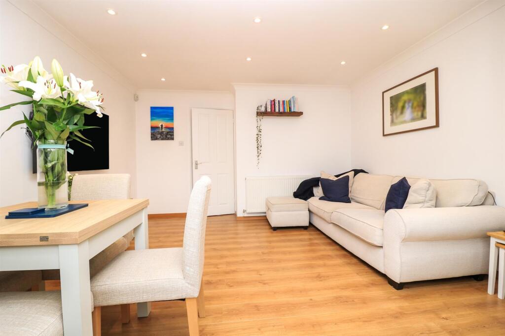 Additional property image - Elizabeth Way, Hatfield Peverel