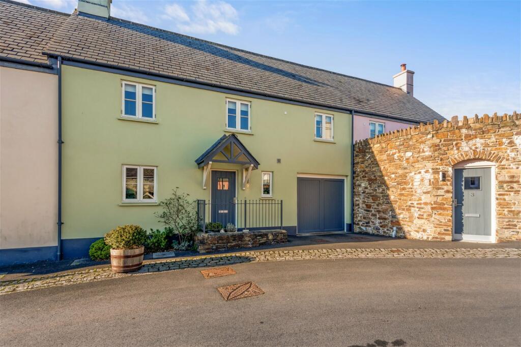 3 bedroom terraced house for sale in Brooklea Lane, Chillington, TQ7