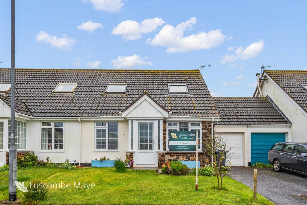 3 bedroom semidetached house for sale in Cotmore Close, Chillington