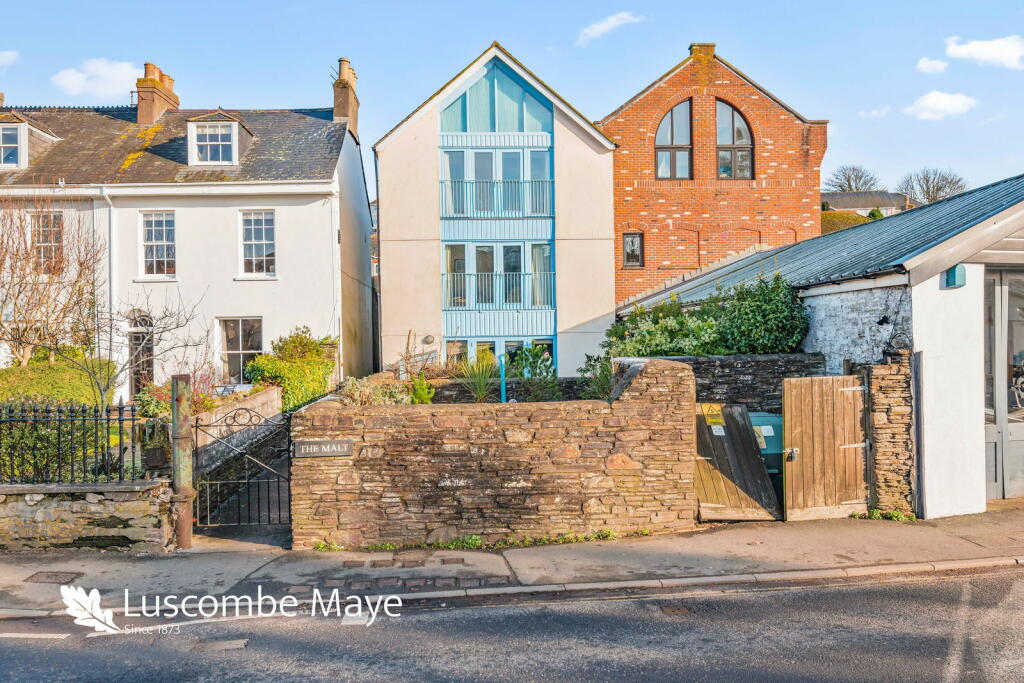 Main image of property: The Promenade, Kingsbridge