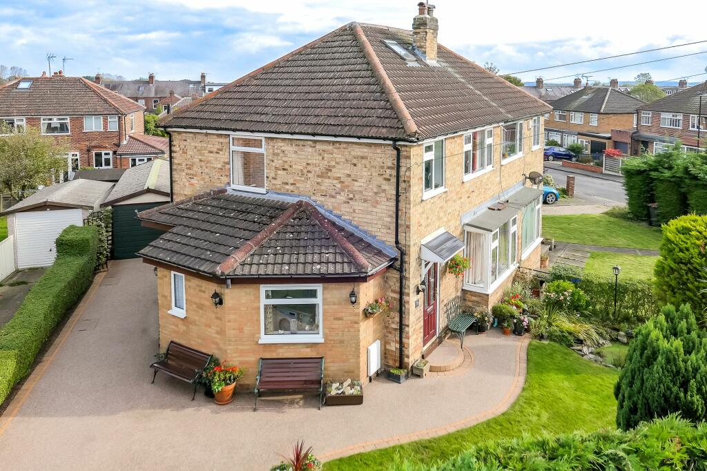 4 bedroom semidetached house for sale in Wedderburn Avenue, Harrogate, HG2