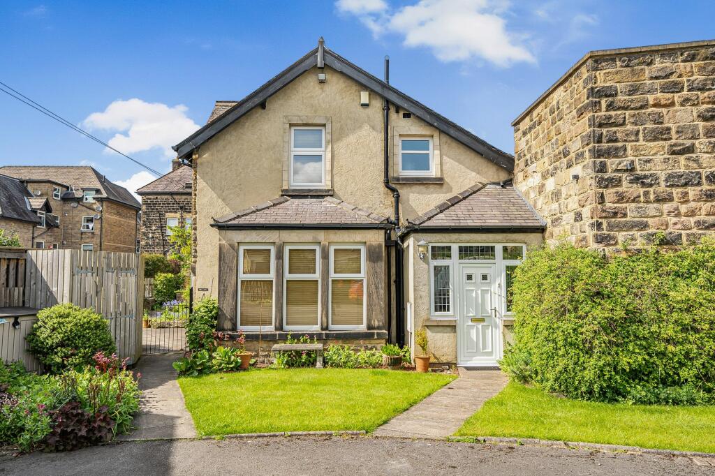3 bedroom mews property for sale in Chudleigh Road, Harrogate, HG1