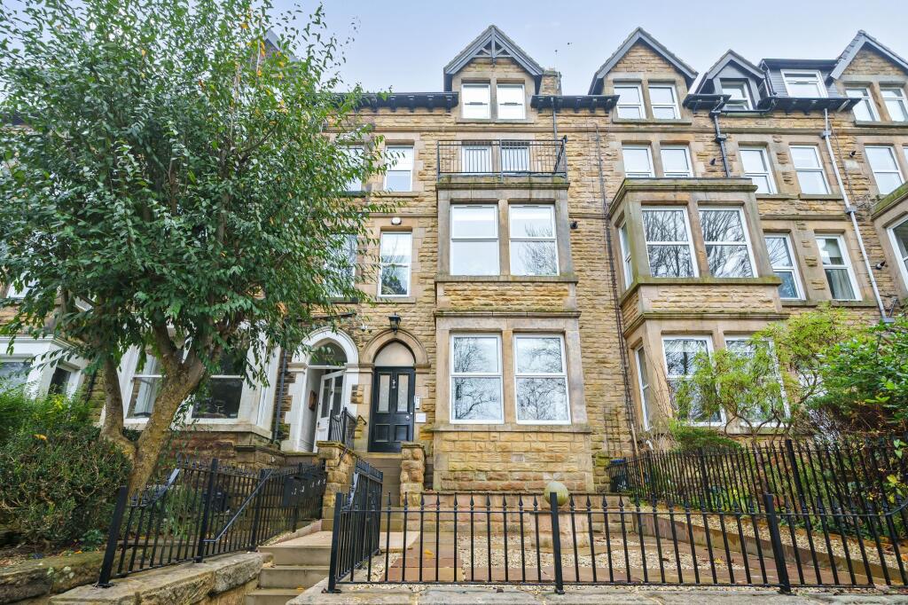 Main image of property: 79 Valley Drive, Harrogate, HG2