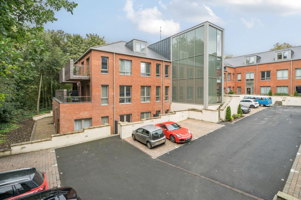 2 bedroom apartment for sale in Springfield Avenue, Springfield Court