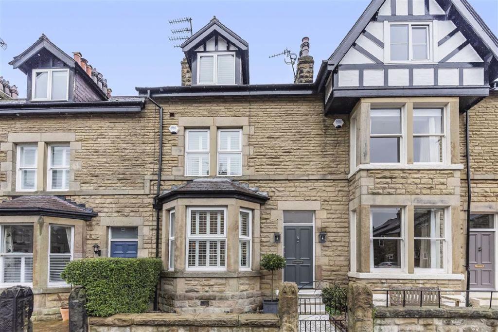 4 bedroom terraced house for sale in Duchy Avenue, Harrogate, North