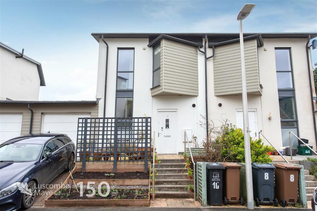 4 bedroom semidetached house for sale in Follaton Rise, Totnes, TQ9