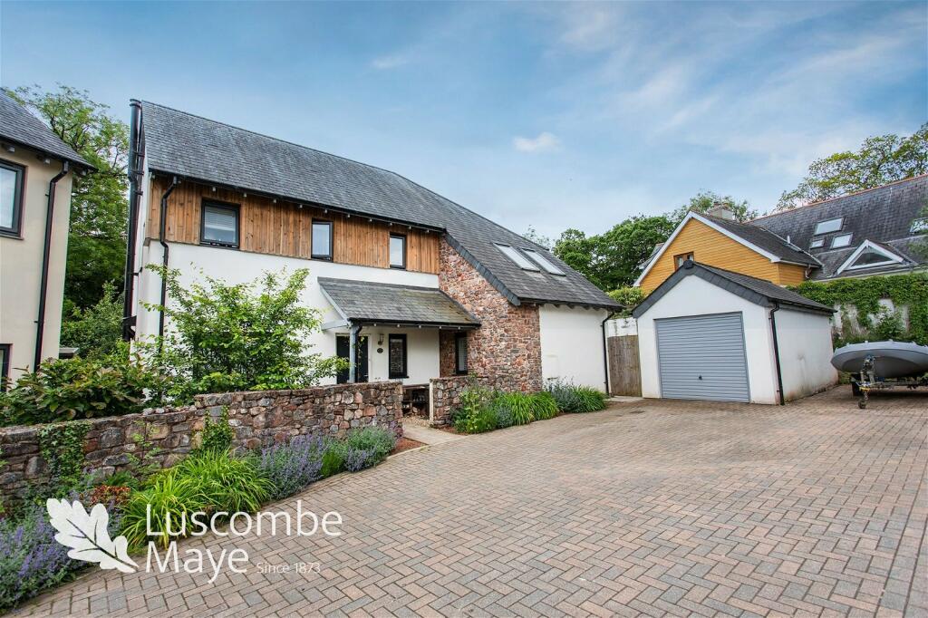 5 bedroom detached house for sale in Weavers Way, Totnes, TQ9