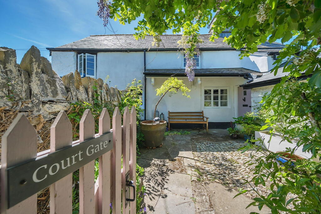 Main image of property: Broadhempston, Totnes