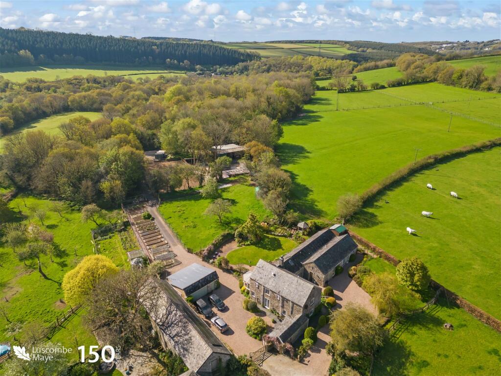 6 bedroom detached house for sale in Bickleigh, South Devon, PL6