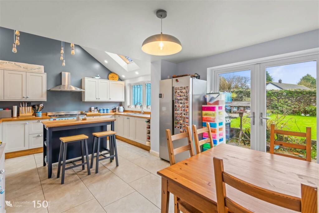 3 bedroom detached bungalow for sale in Long Park, Modbury, Ivybridge