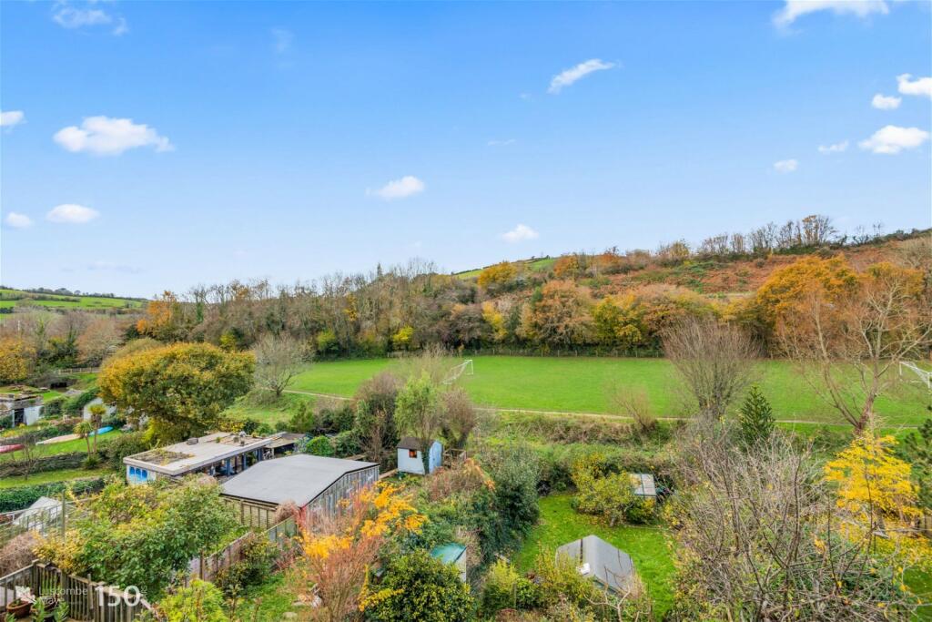 3 bedroom terraced house for sale in Fore Street, Aveton Gifford, TQ7