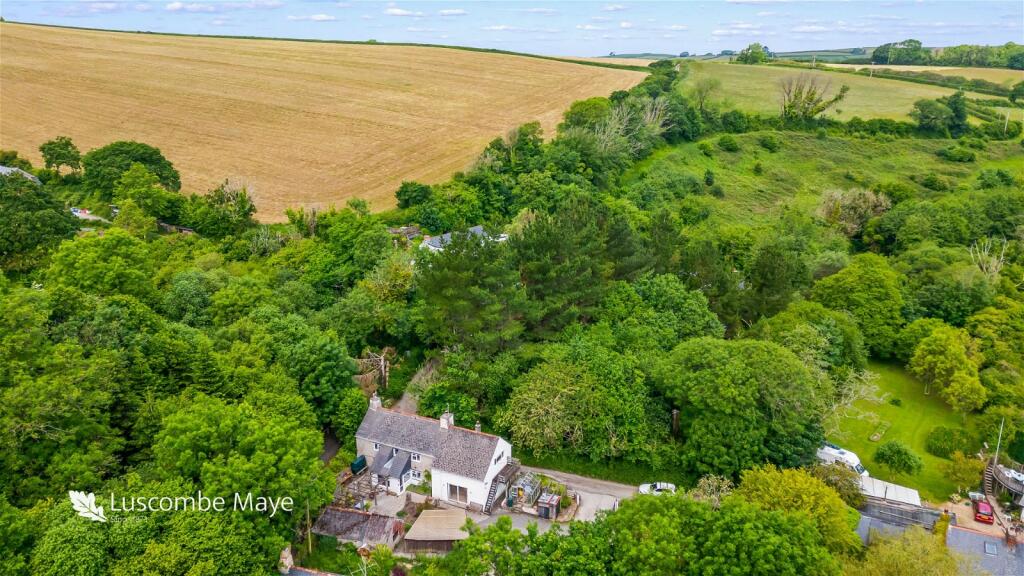 3 bedroom detached house for sale in Aveton Gifford, South Devon, TQ7