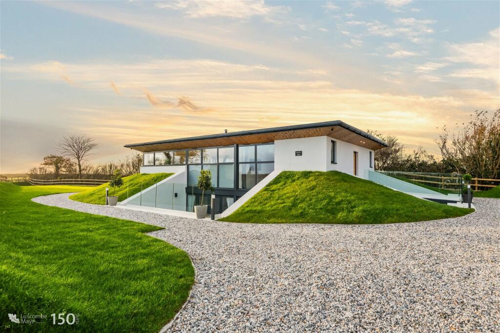 4 bedroom detached house for sale in Gnaton, YEALMPTON, South Devon, PL8