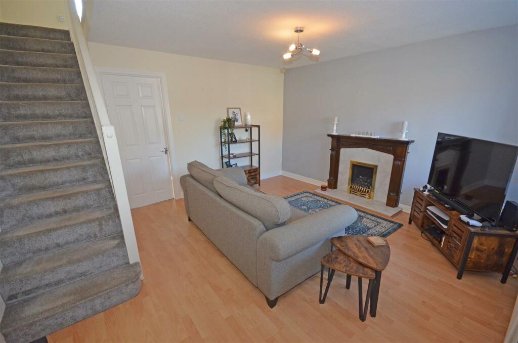 3 bedroom mews property for sale in Durham Close, Richmond Park