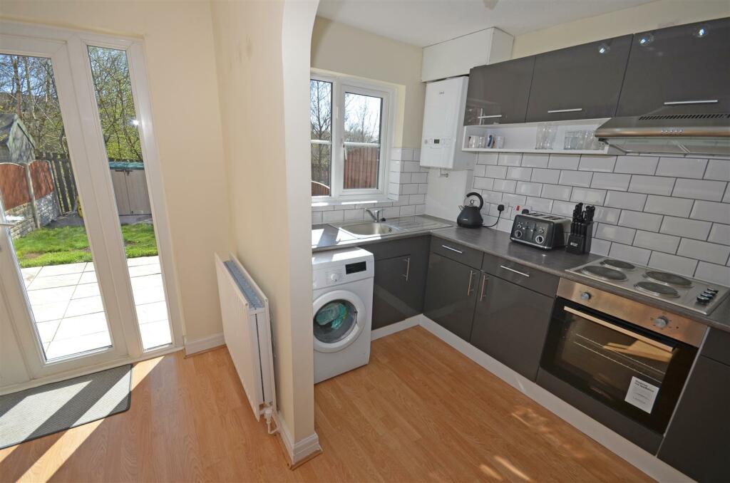 3 bedroom mews property for sale in Durham Close, Richmond Park