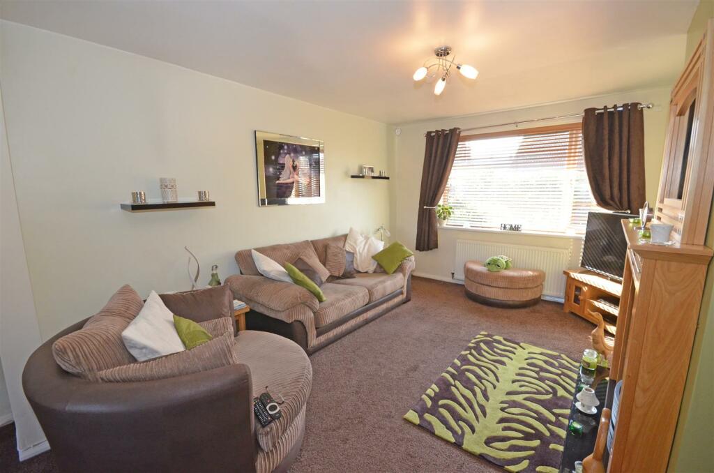 3 bedroom semidetached bungalow for sale in Westmorland Avenue