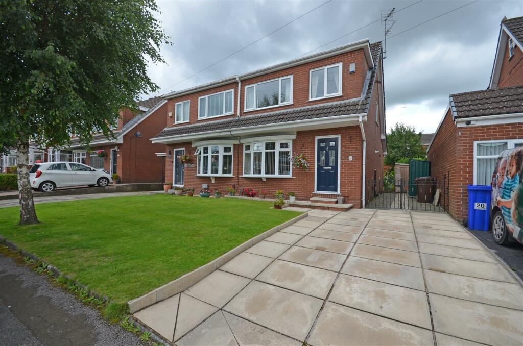 3 bedroom semidetached house for sale in Angel Close, Dukinfield, SK16