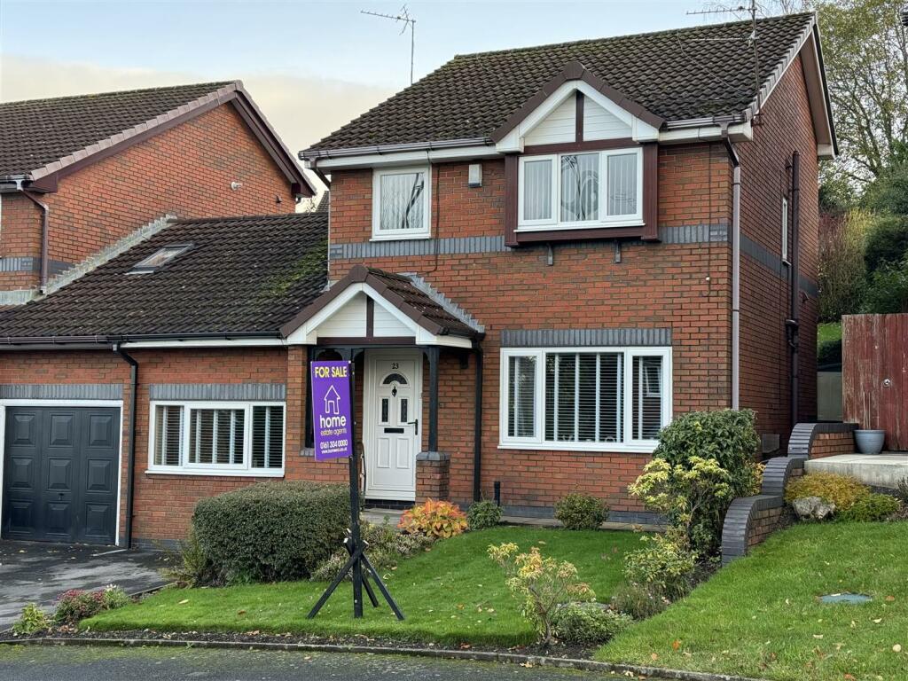 5 bedroom link detached house for sale in Walkerwood Drive, Stalybridge