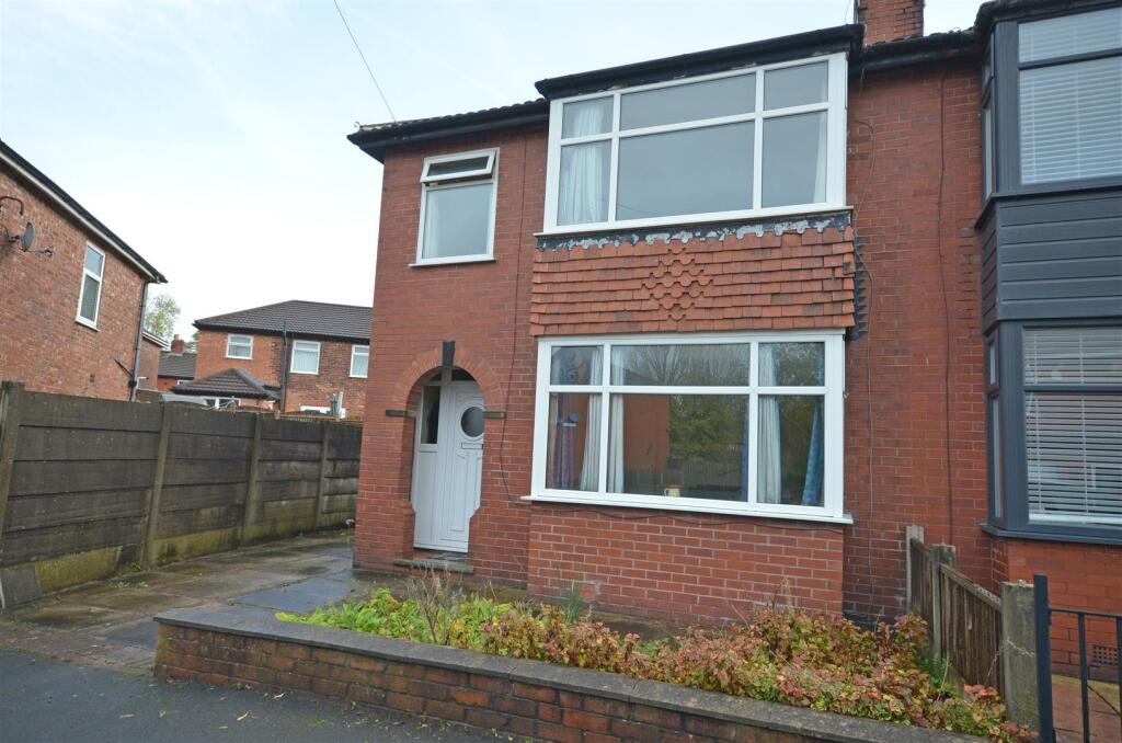 3 bedroom semidetached house for sale in Wilshaw Grove, AshtonUnder