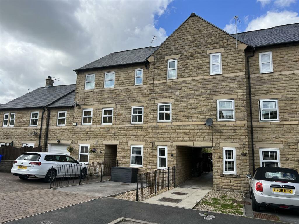 4 bedroom town house for sale in Printers Drive, Stalybridge, SK15